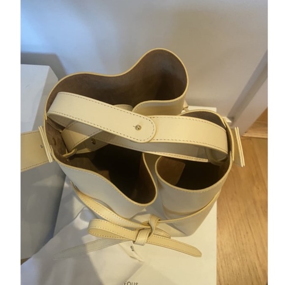 Stunning Neous Sigma Bucket bag - Picture 4 of 5